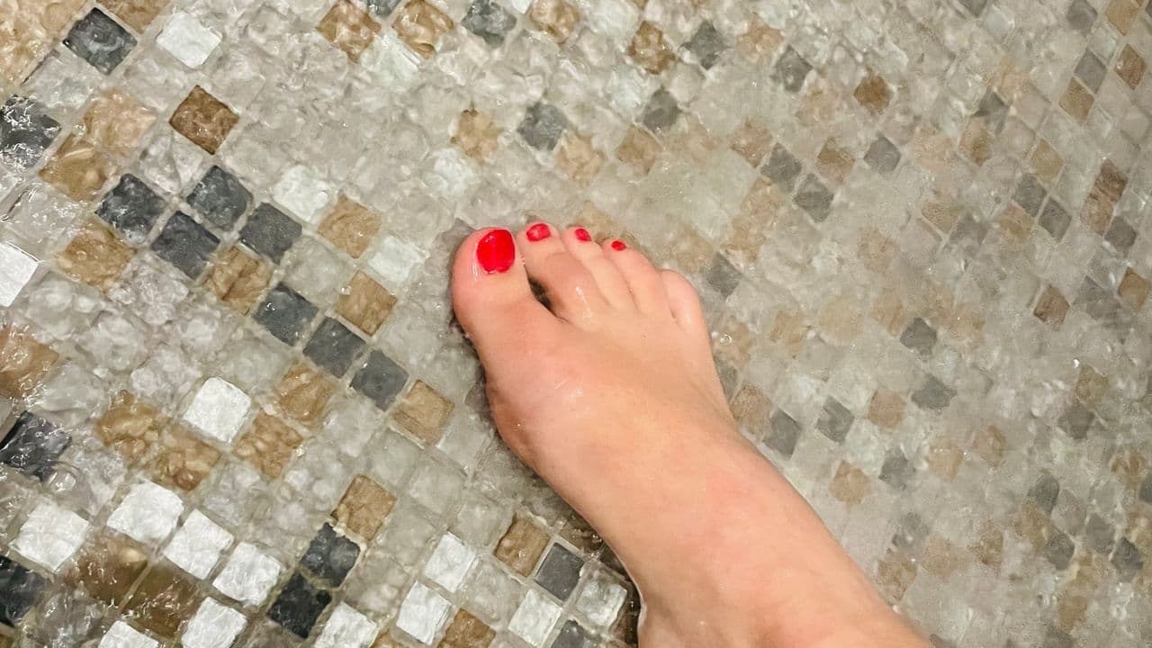 Petite Feet